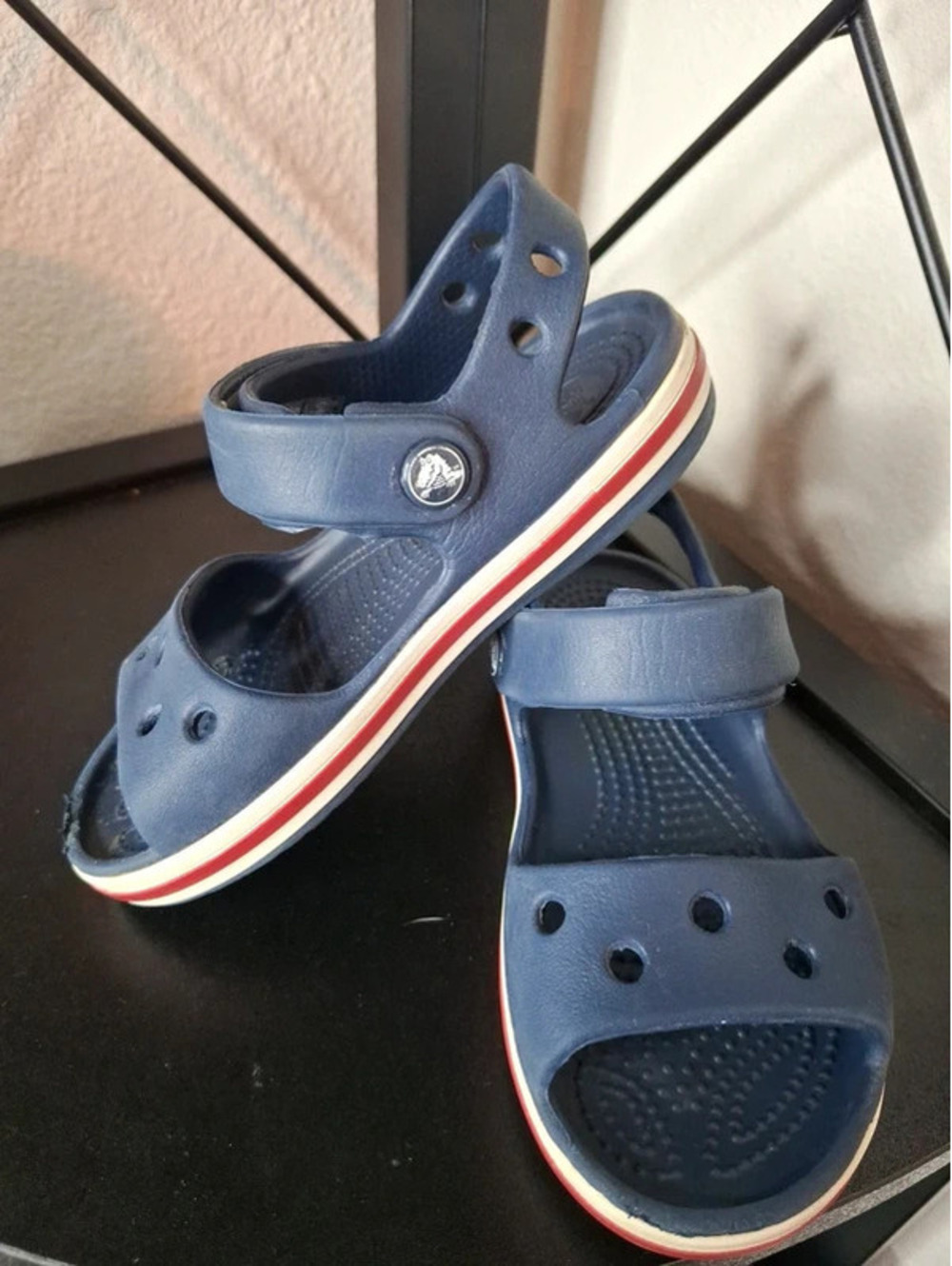 Crocs Toddler & Kids Bayaband Sandal in the Navy/Pepper colorway size C9